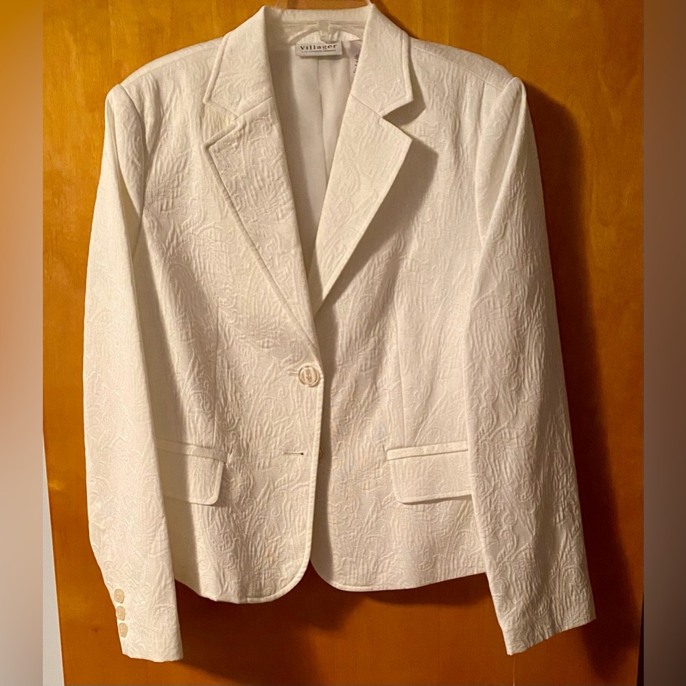 NWT Villager white blazer
